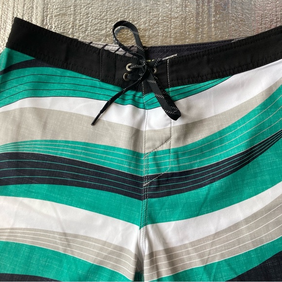 O'Neill Swim Trunks Adult 30 Green Black Striped Mens Bathing Suit Board Shorts - Picture 9 of 16